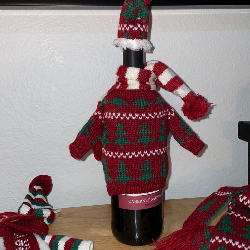 Christmas wine/liquor bottle decor.